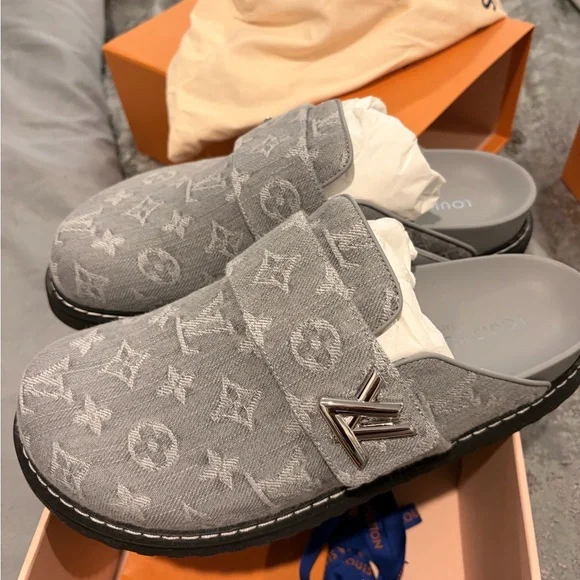 Louis Vuitton Cosy Grey Monogram Mule Women's Size 40 - Picture 1 of 3